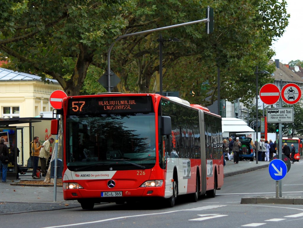 Mercedes Citaro Gelenkbus Nr. 226 der ASEAG am 18.09.2012 als Linie 57 am Aachener Elisenbrunnen.