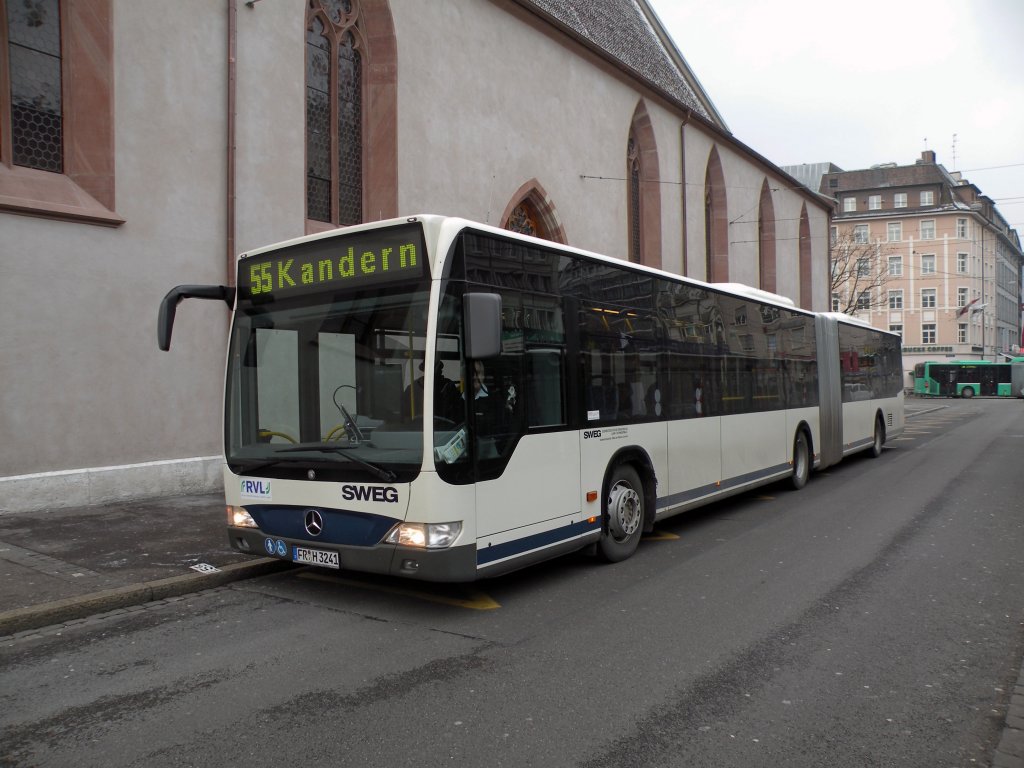 Mercedes Citaro Gelenkbus der SWEG auf der Linie 55 am Claraplatz. Die Aufnahme stammt vom 27.01.2010.