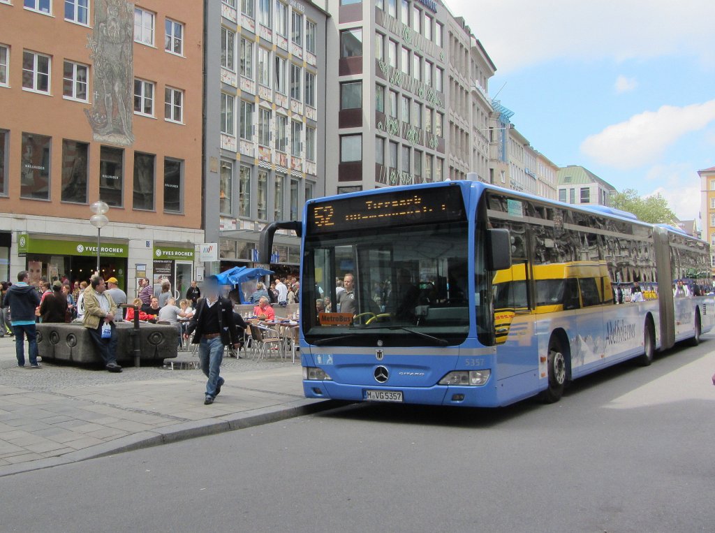 Mercedes Citaro II der MVG als Metrobus der Linie 52 auf dem Weg nach Tierpark/Alemannenstr. an der Haltestelle Marienplatz in Mnchen. Der nchste Halt der Linie ist Viktualienmarkt.(18.5.2013)