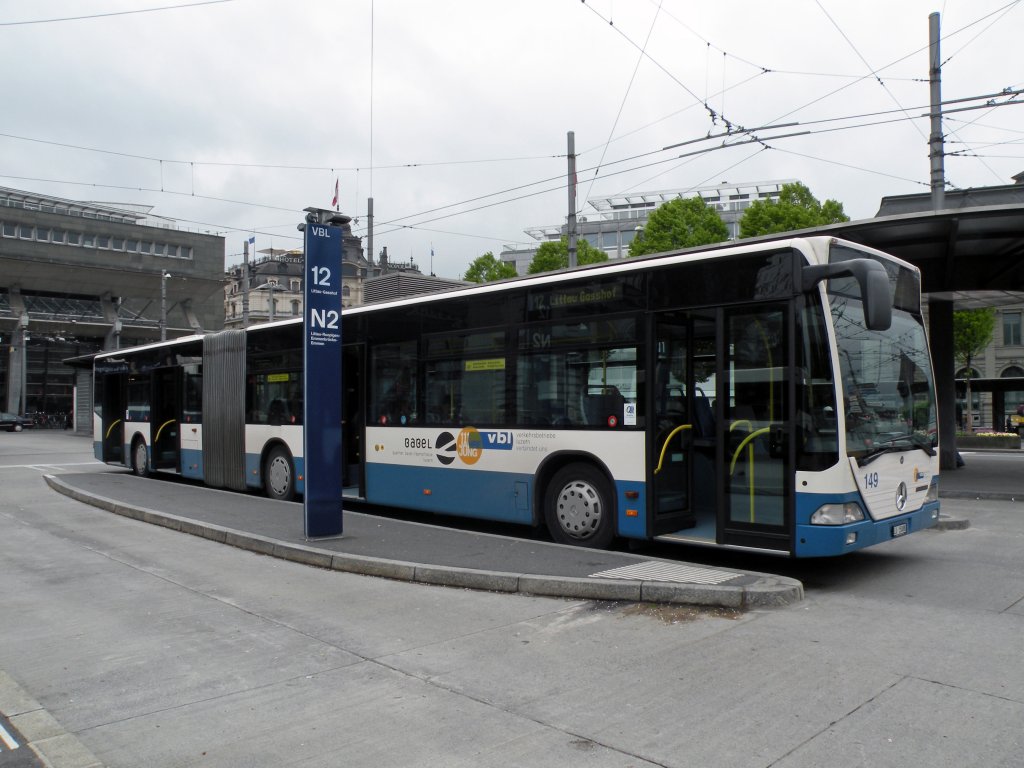 Mercedes Citaro LU 15088 mit der Bertiebsnummer 149 auf der Linie 12 am Bahnhof Luzern. Die Aufnahme stammt vom 04.05.2010.