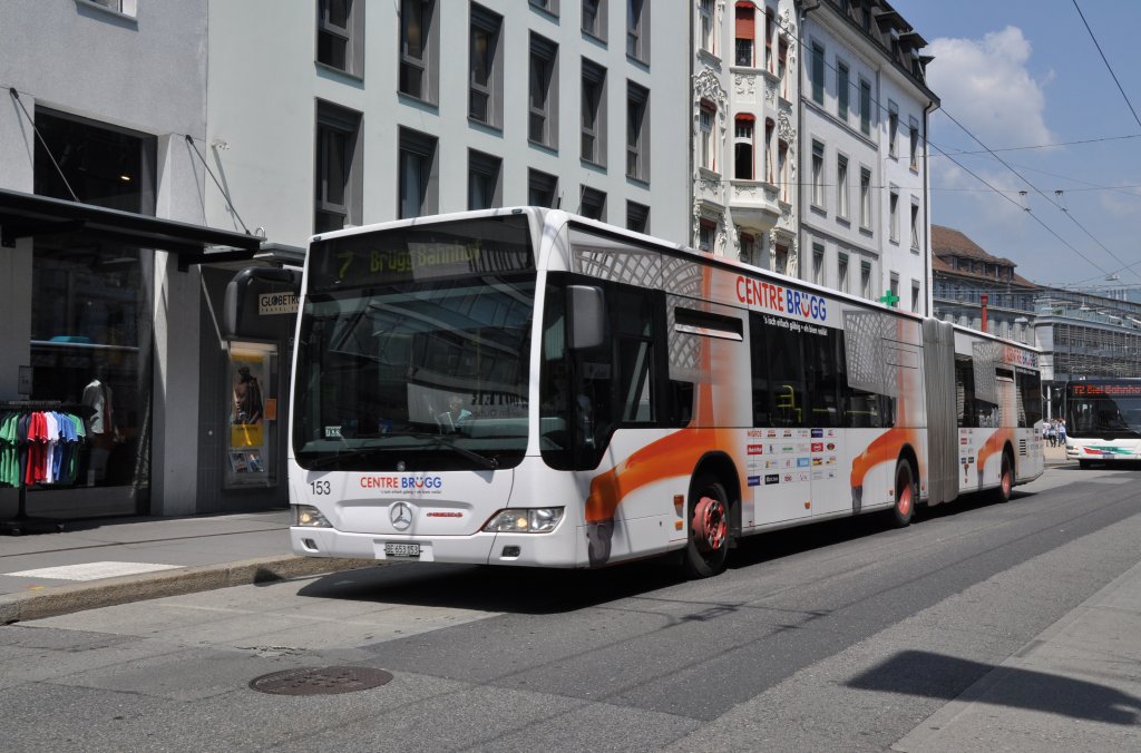 Mercedes Citaro mit der Betriebsnummer 153 und der Vollwerbung fr das Einkaufscenter Brgg auf der Linie 7 beim Guisanplatz. Die Aufnahme stammt vom 24.05.2012.