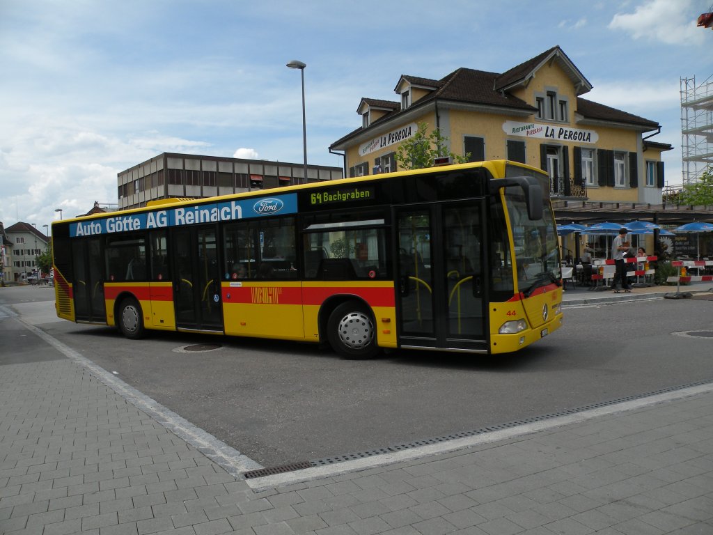 Mercedes Citaro mit der Betriebsnummer 44 auf der Linie 64 am Bahnhof in Dornach. Die Aufnahme stammt vom 07.06.2011.