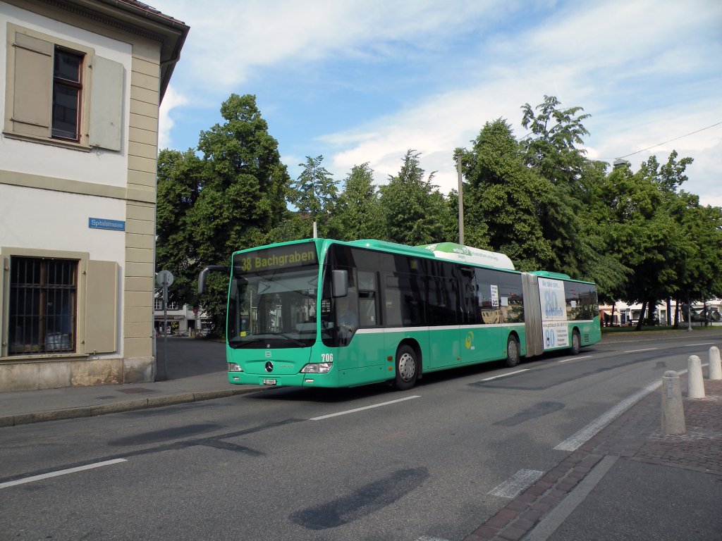 Mercedes Citaro mit der Betriebsnummer 706 auf der Linie 38 beim Universittsspital in Basel. Die Aufnahme stammt vom 22.05.2011.