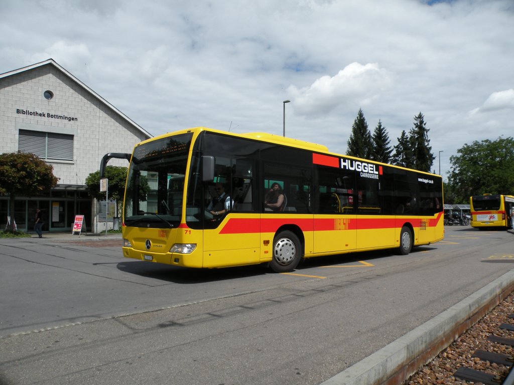 Mercedes Citaro mit der Betriebsnummer 71 auf der Linie 60 an der Haltestelle Bottmingen. Die Aufnahme stammt vom 09.07.2012. 