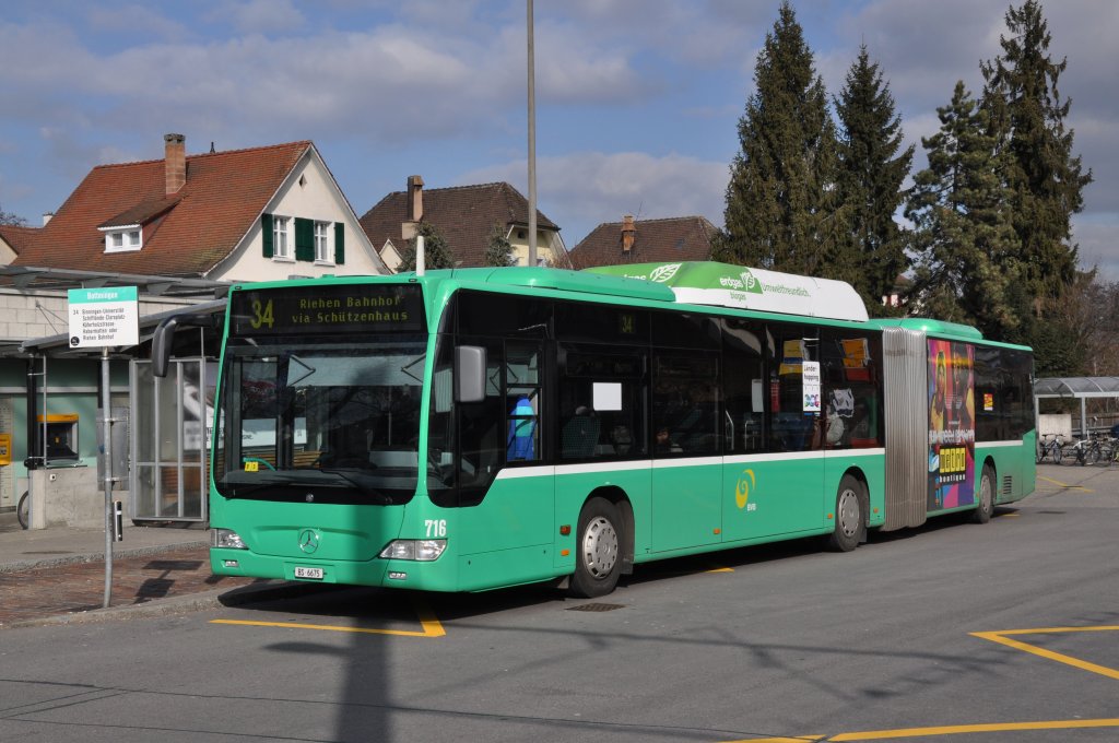 Mercedes Citaro mit der Betriebsnummer 716 auf der Linie 34 an der Endstation in Bottmingen. Die Aufnahme stammt vom 20.02.2012.

