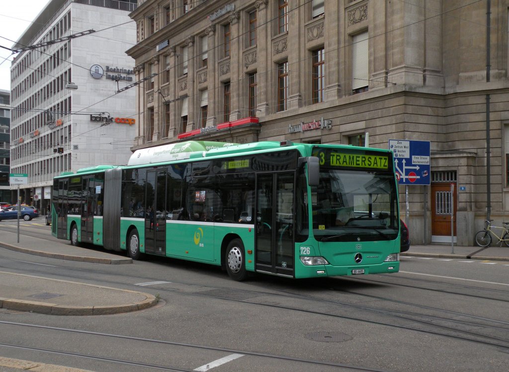 Mercedes Citaro mit der Betriebsnummer 726 bei einem Tramersatz Einsatz auf der Linie 3 am Aeschenplatz. Die Aufnahme stammt vom 18.09.2012.
