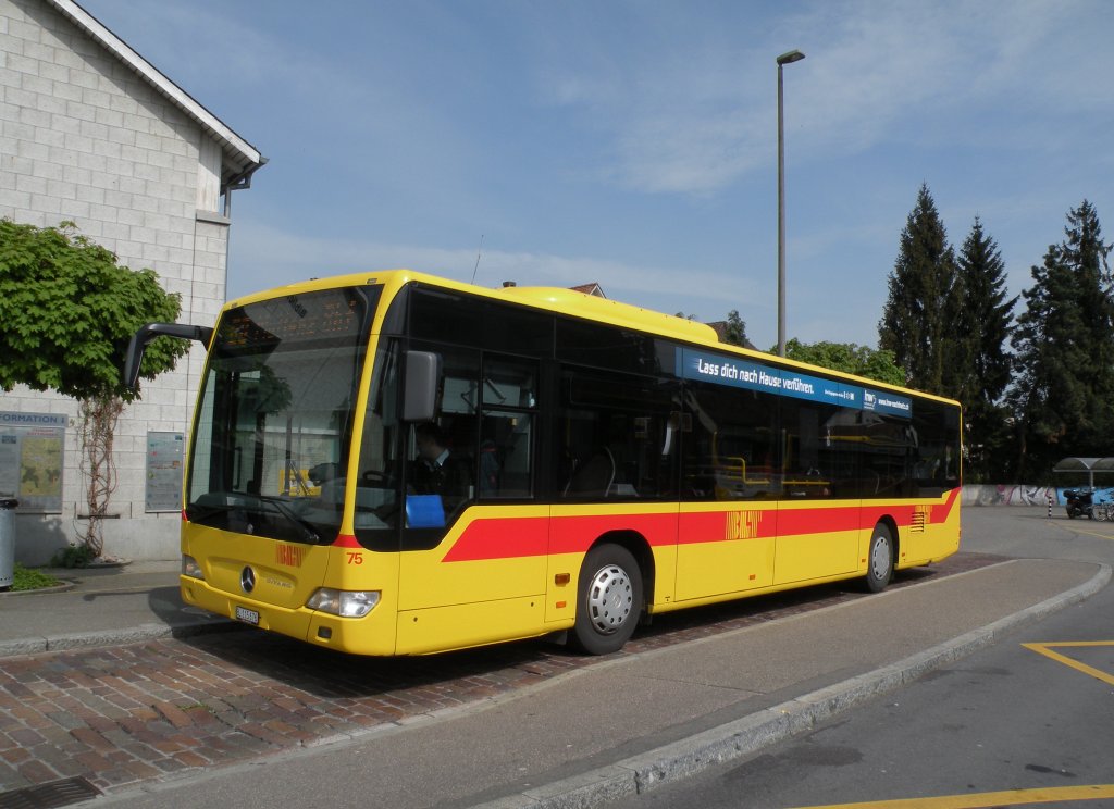 Mercedes Citaro mit der Betriebsnummer 75 auf der Linie 60 an der Station in Bottmingen. Die Aufnahme stammt vom 06.05.2013