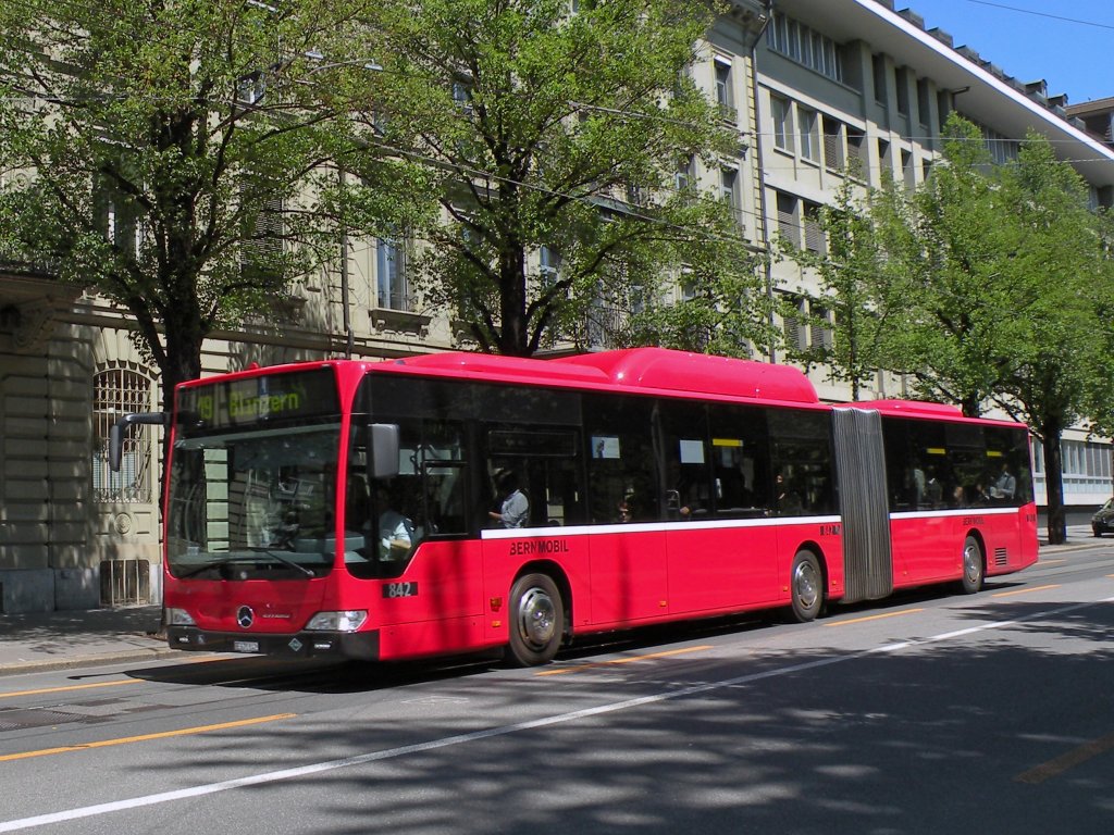 Mercedes Citaro mit der Betriebsnummer 842 auf der Linie 19 in der Bundesgasse in Bern. Die Aufnahme stammt vom 18.05.2011.