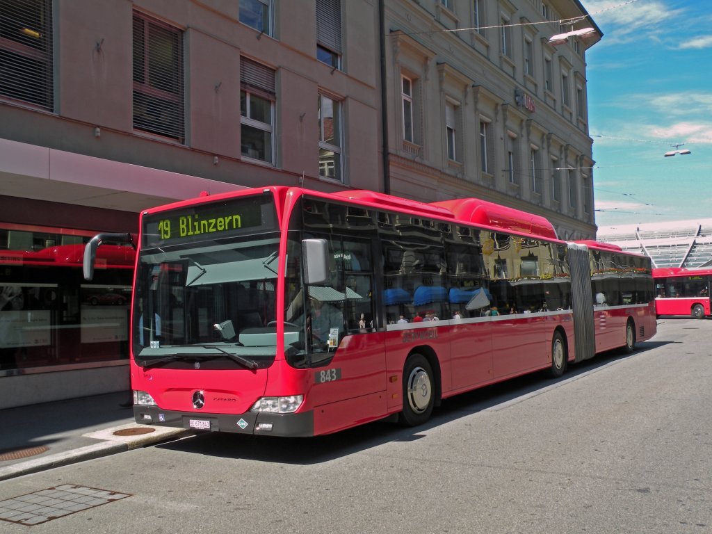 Mercedes Citaro mit der Betriebsnummer 843 auf der Linie 19 beim Bahnhof Bern. Die Aufnahme stammt vom 04.06.2010.