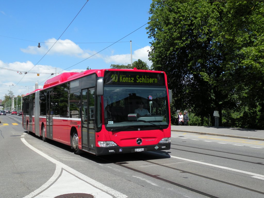 Mercedes Citaro mit der Betriebsnummer 844 auf der Linie 10 fahrt Richtung Kniz Schlieren  . Die Aufnahme stammt vom 04.06.2010.