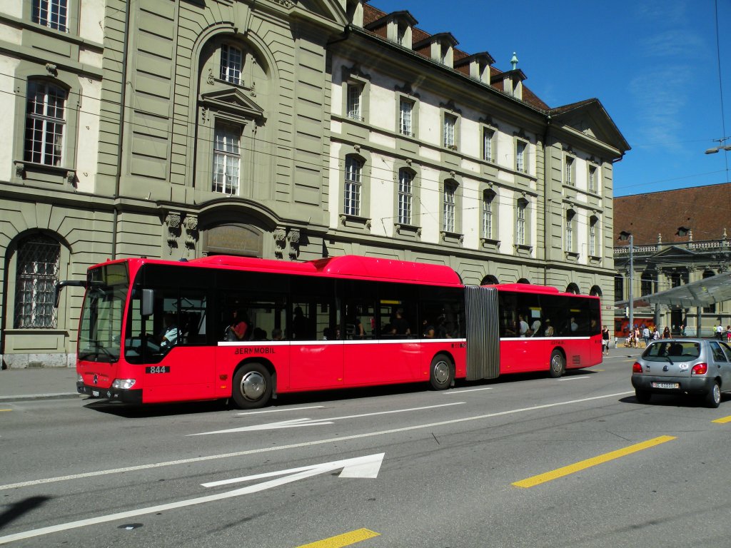 Mercedes Citaro mit der Betriebsnummer 844 auf der Linie 12 beim Bahnhof Bern. Die Aufnahme stammt vom 26.08.2010.