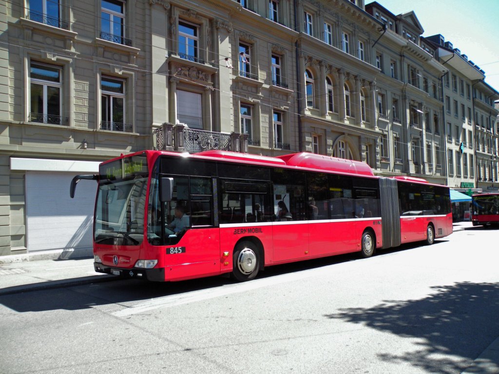 Mercedes Citaro mit der Betriebsnummer 845 auf der Linie 14 beim Bubenbergplatz in Bern. Die Aufnahme stammt vom 26.08.2010.