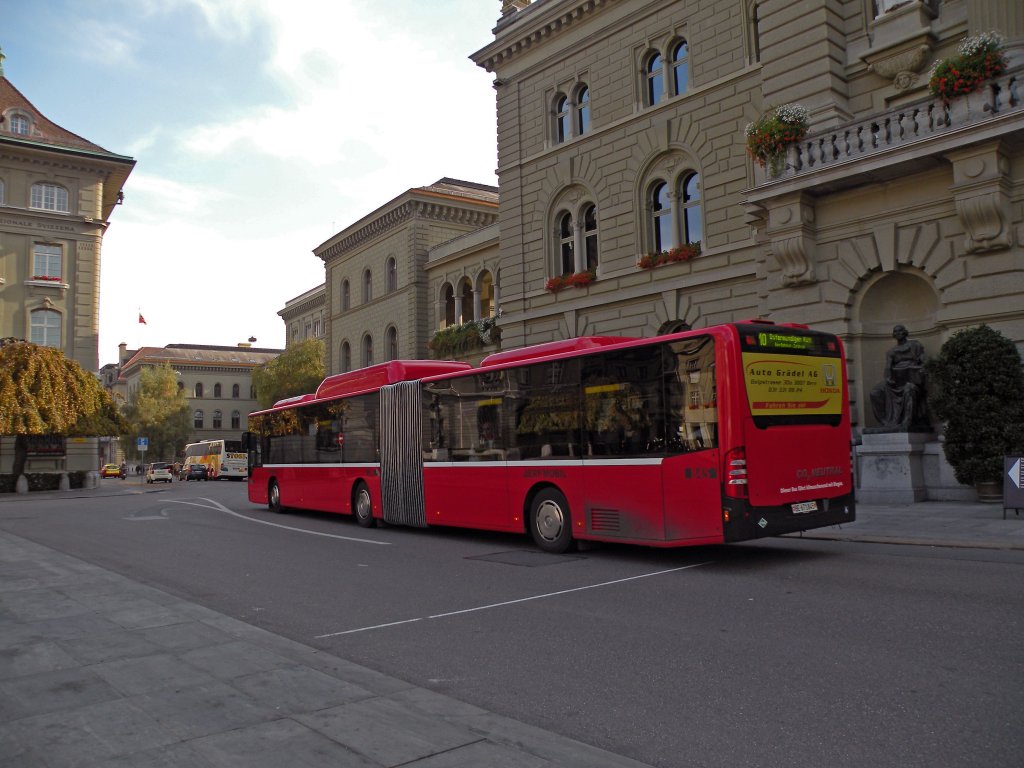 Mercedes Citaro mit der Betriebsnummer 845 auf der Linie 10 beim Bundeshaus in Bern. Die Aufnahme stammt vom 01.11.2010.