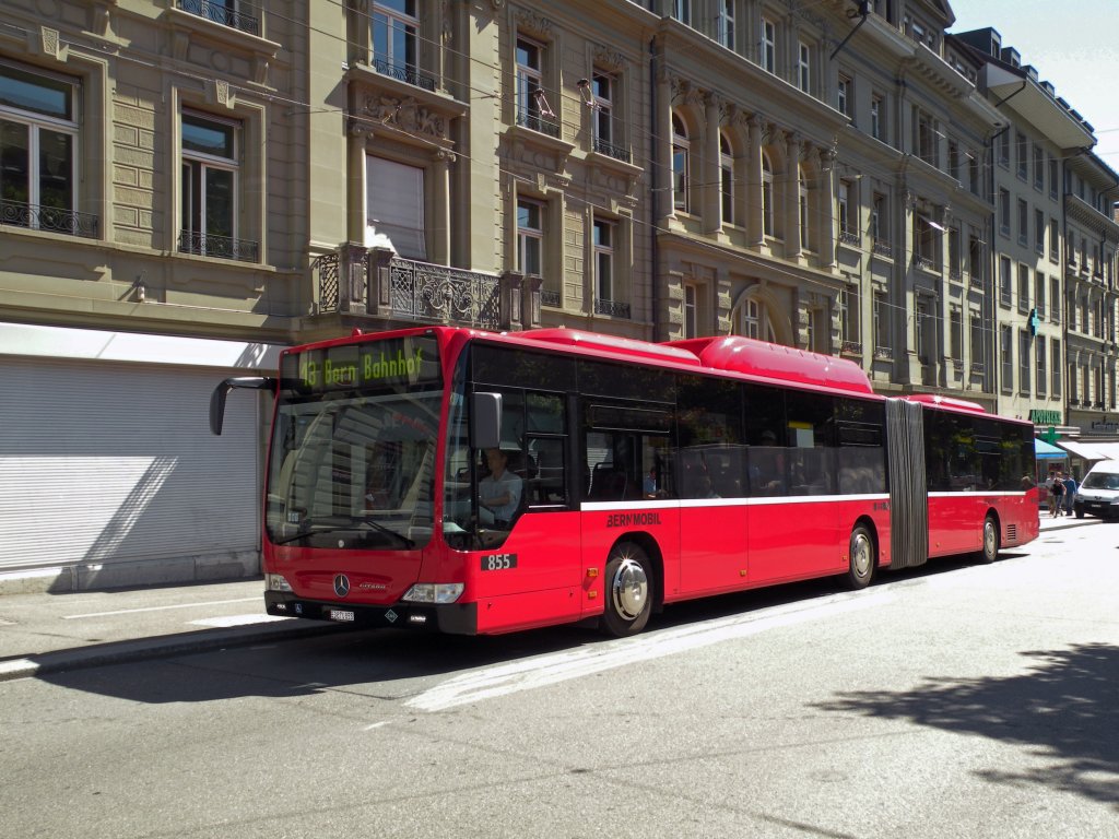 Mercedes Citaro mit der Betriebsnummer 855 auf der Linie 13 beim Bubenbergplatz in Bern. Die Aufnahme stammt vom 26.08.2010.
