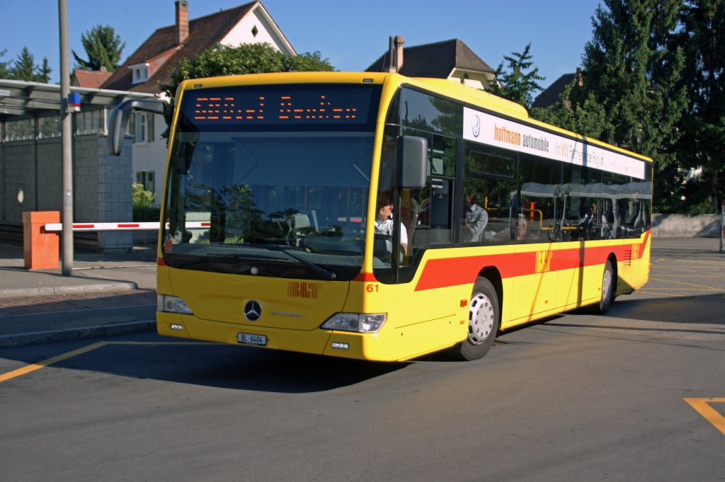 Mercedes Citato mit der Betriebsnummer 61 an der Station in Borrmingen auf der Linie 60. Die Aufnahme stammt vom 03.07.2011.