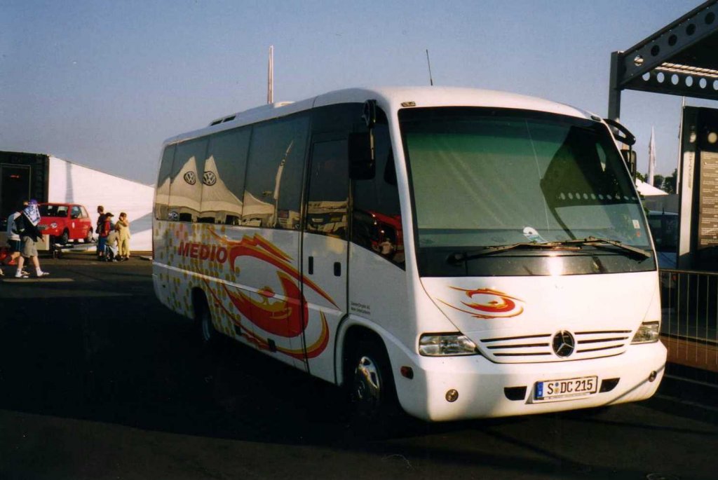 Mercedes Medio, aufgenommen im August 2001 im Fahrerlager des Nrburgrings.