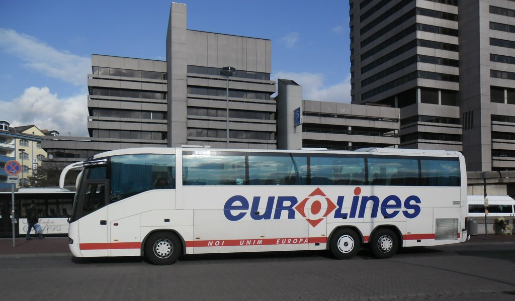 Mercedes O 340/350 am ZOB in Hannover am 19.10.2011.