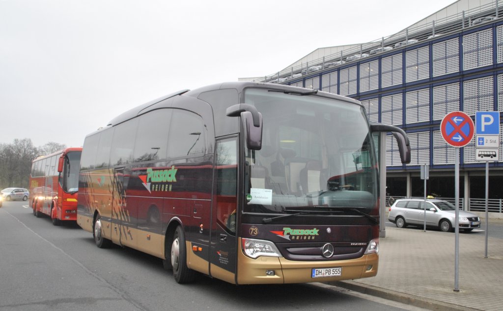 Mercedes O 580 am Flughafen/Hannover am 06.04.2011