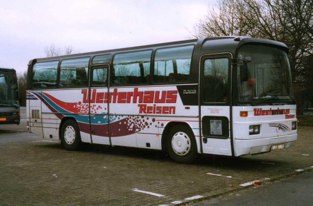 Mercedes O303, aufgenommen im Februar 1999 auf dem Parkplatz der Westfalenhallen in Dortmund.