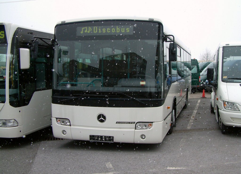 Mercedes O345 Conecto Neuwagen, aufgenommen am 24.01.2004 auf dem Gelnde der Evobus NL Dortmund.