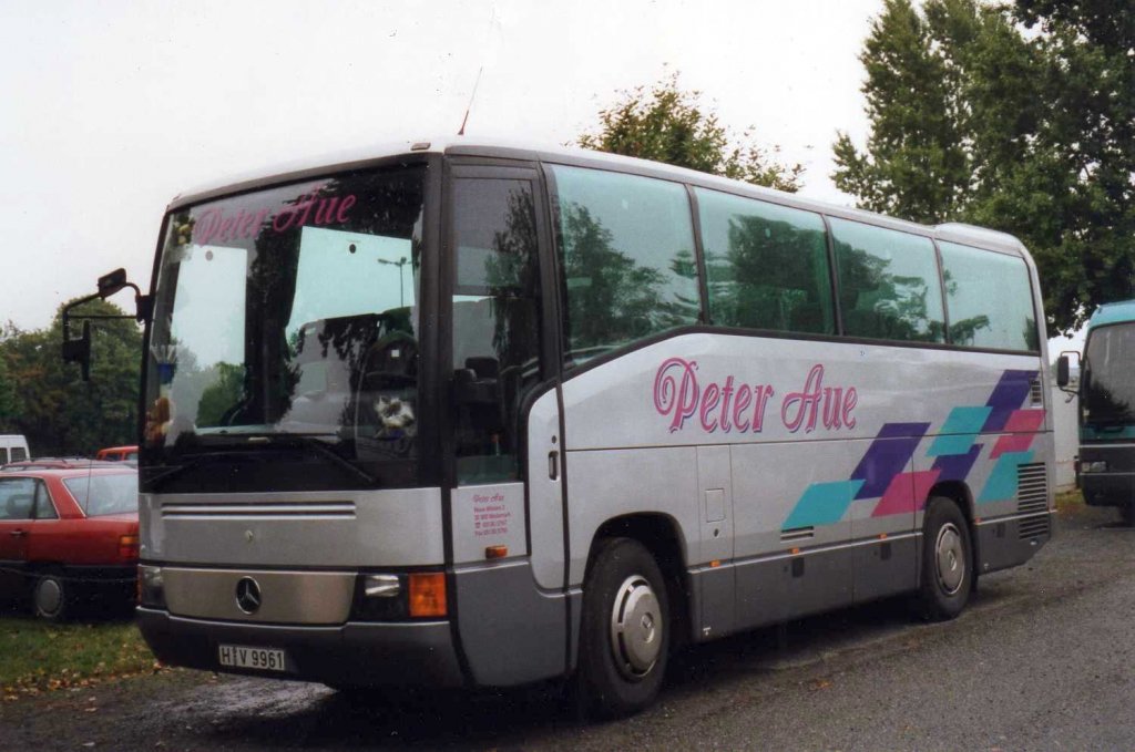 Mercedes O404 RH-L, aufgenommen im September 1996 auf dem Parkplatz der Messe Hannover.