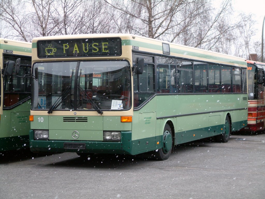 Mercedes O405, aufgenommen am 24.01.2004 im GWZ der Evobus NL Dortmund.