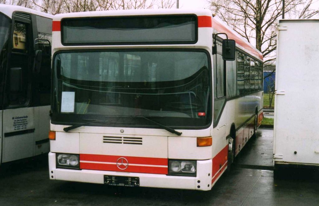 Mercedes O405 N, aufgenommen im Januar 2002 im GWZ der Evobus NL Dortmund.