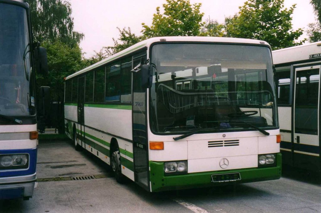 Mercedes O408, aufgenommen im August 2002 im GWZ der Evobus NL Dortmund.