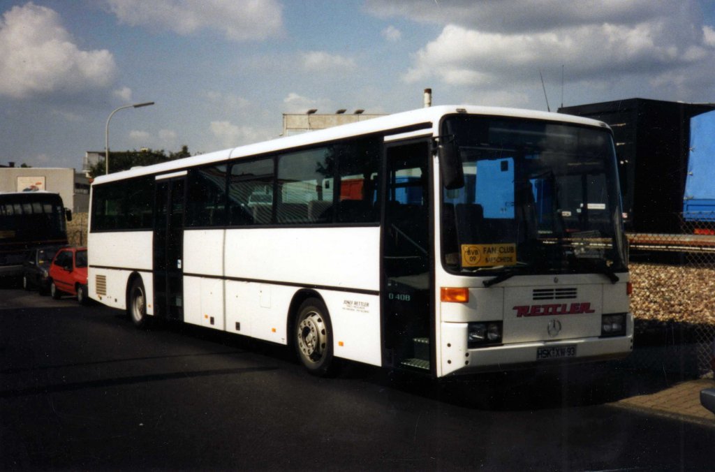 Mercedes O408 von Rettler Reisen, aufgenommen im August 1994 an der Mercedes Benz NL in Dortmund.