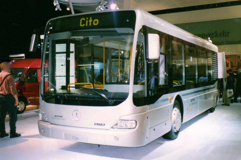 Mercedes O520 Cito, aufgenommen auf der IAA 2002 in Hannover.