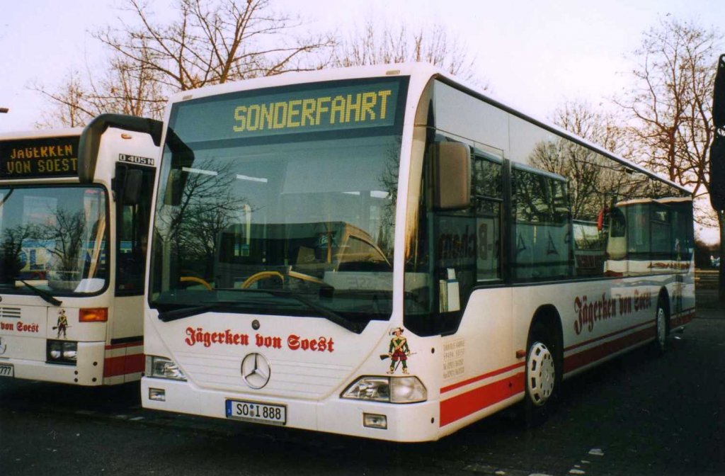 Mercedes O530 Citaro, aufgenommen im Januar 2002 auf dem Parkplatz der Westfalenhallen in Dortmund.