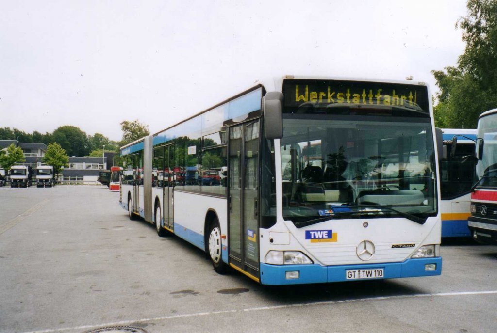 Mercedes O530 Citaro G, aufgenommen im September 2001 auf dem Gelnde der Evobus NL in Dortmund.