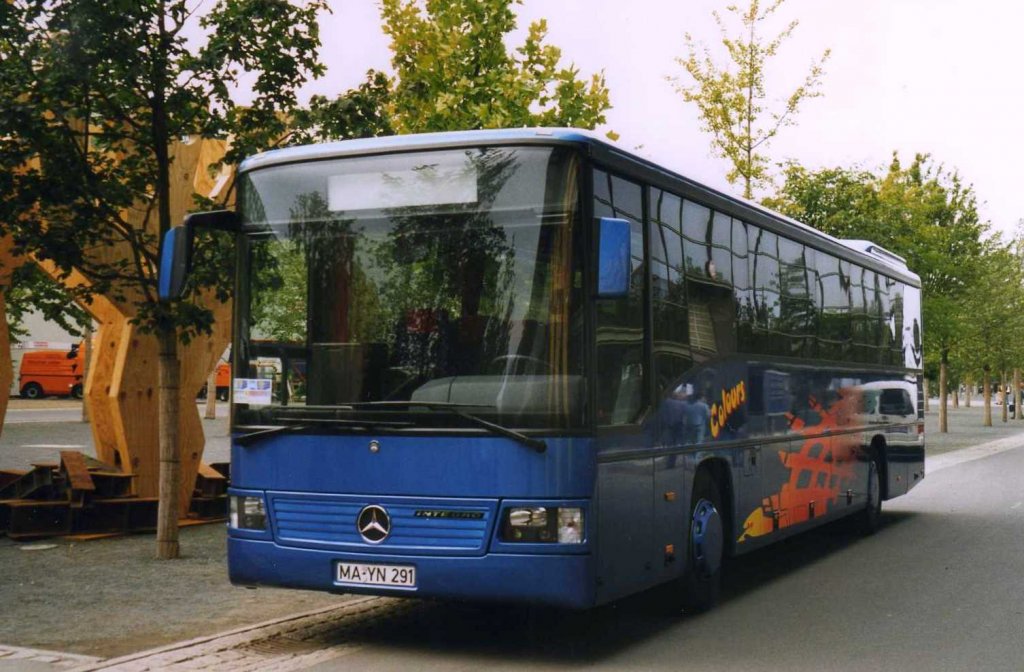 Mercedes O550 Integro, aufgenommen aquf der IAA 1998 in Hannover.