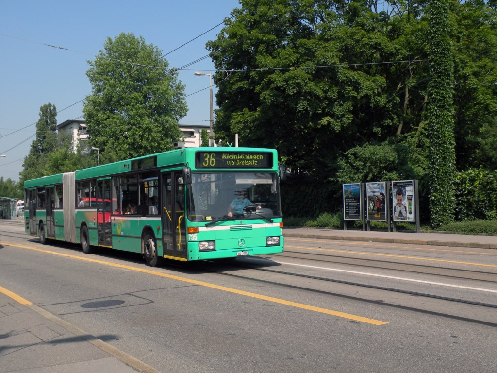 Mercedes  Schnpplibus  mit der Betriebsnummer 735 auf der Linie 36 an der Haltestelle Zoo Dorenbach. Die Aufnahme stammt vom 28.06.2010.