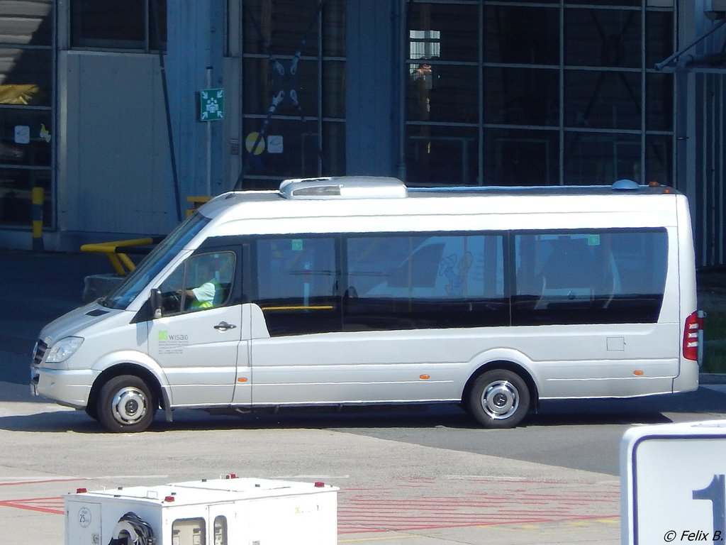 Mercedes Sprinter von Wisag aus Deutschland in Berlin am 08.06.2016