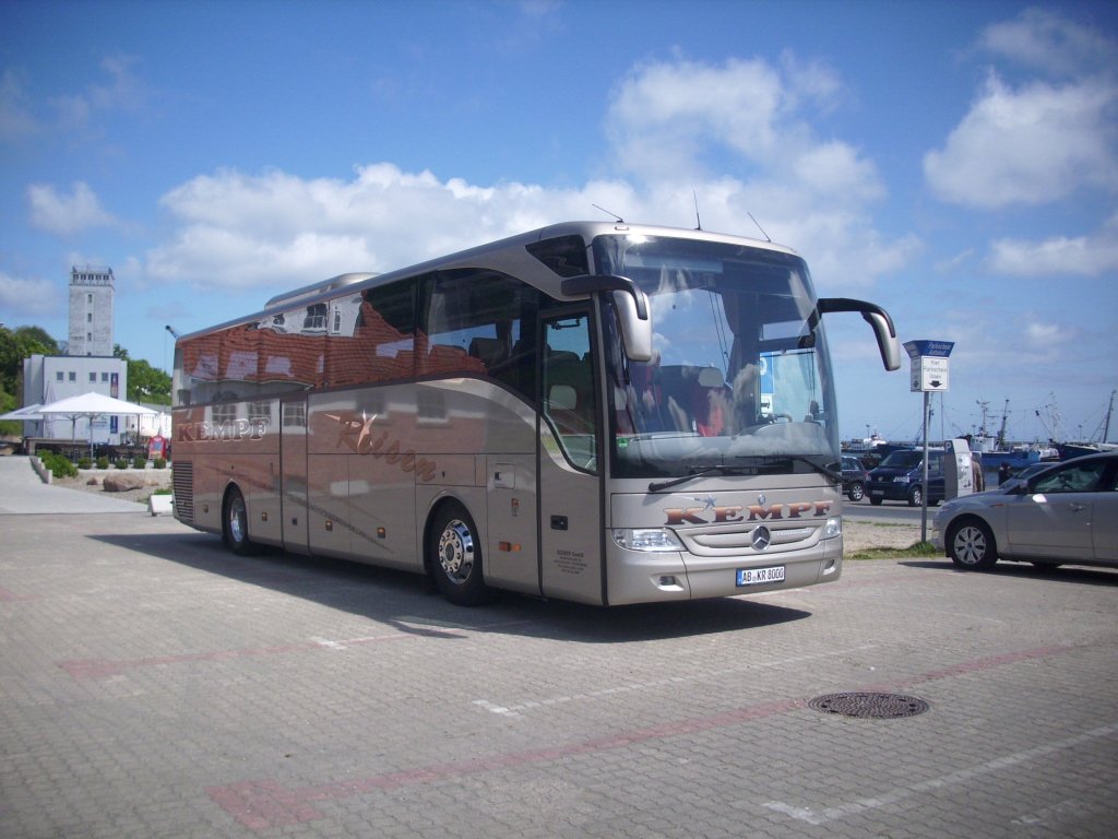 Mercedes Tourismo von Kempf Reisen aus Deutschland im Stadthafen Sassnitz am 13.05.2012