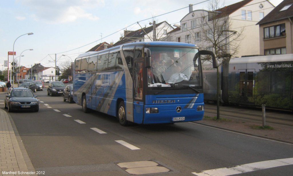 Mercedes Tourismo Reisebus auf dem Rastpfuhl in Saarbrcken.Das Foto habe ich im Mai 2012 gemacht.