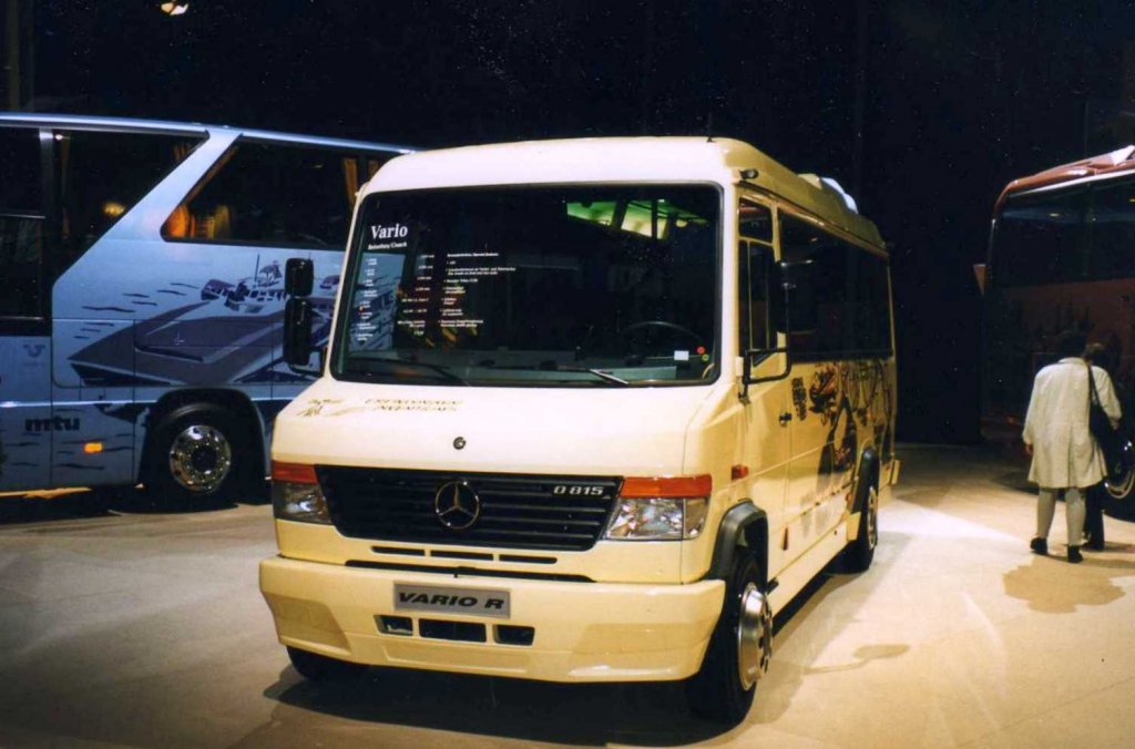 Mercedes Vario R Midi, aufgenommen auf der IAA 1998 in Hannover.