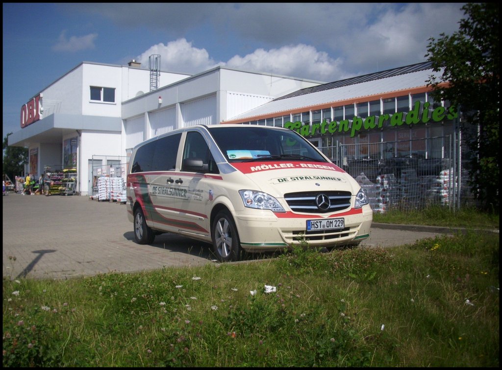 Mercedes Vito von De Stralsunner aus Deutschland im Gewerbegebiet Sassnitz am 04.08.2012

