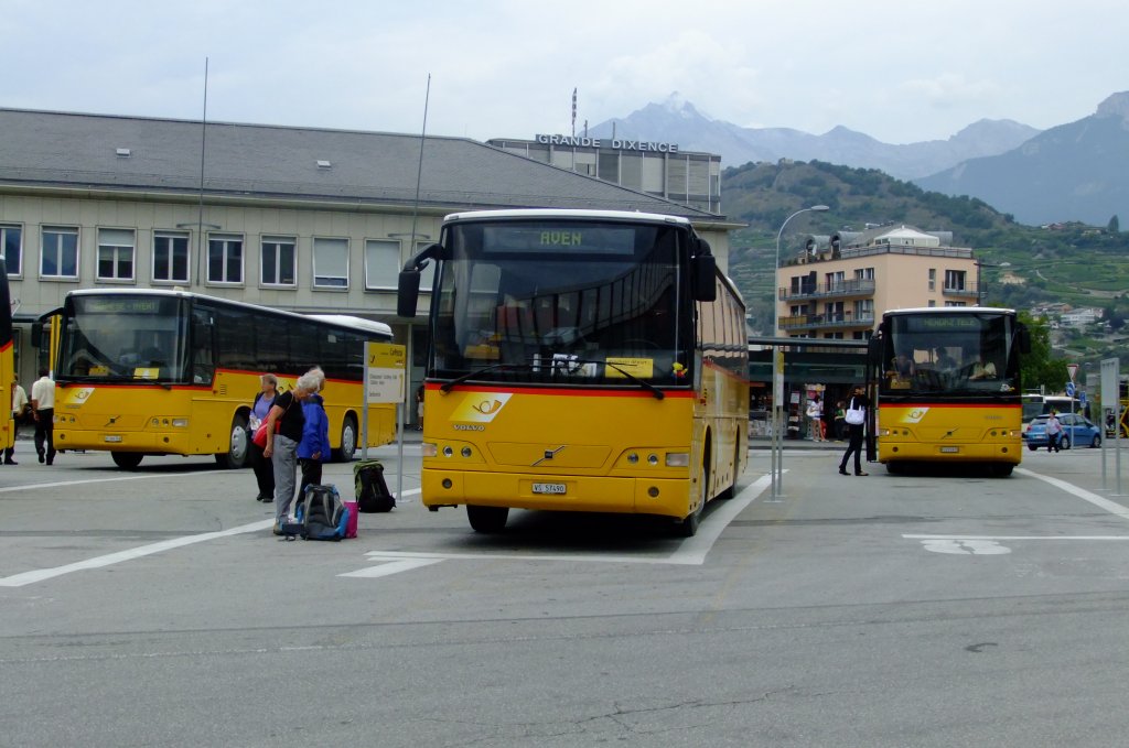 Mit der Lieferung der dritten Tranche Irisbus Crossway sind die Tage der Volvo B10B bei der Regie gezhlt. 5 Wagen sind allerdings noch bei PU vorhanden, wobei gleich drei davon am 20.8.2010 in Sion nebeneinander standen: PU Buchard VS 346'746 (1999), PU Evquoz VS 57'490 (1999, ex Regie) und PU Lathion VS 211'611 (2000). 