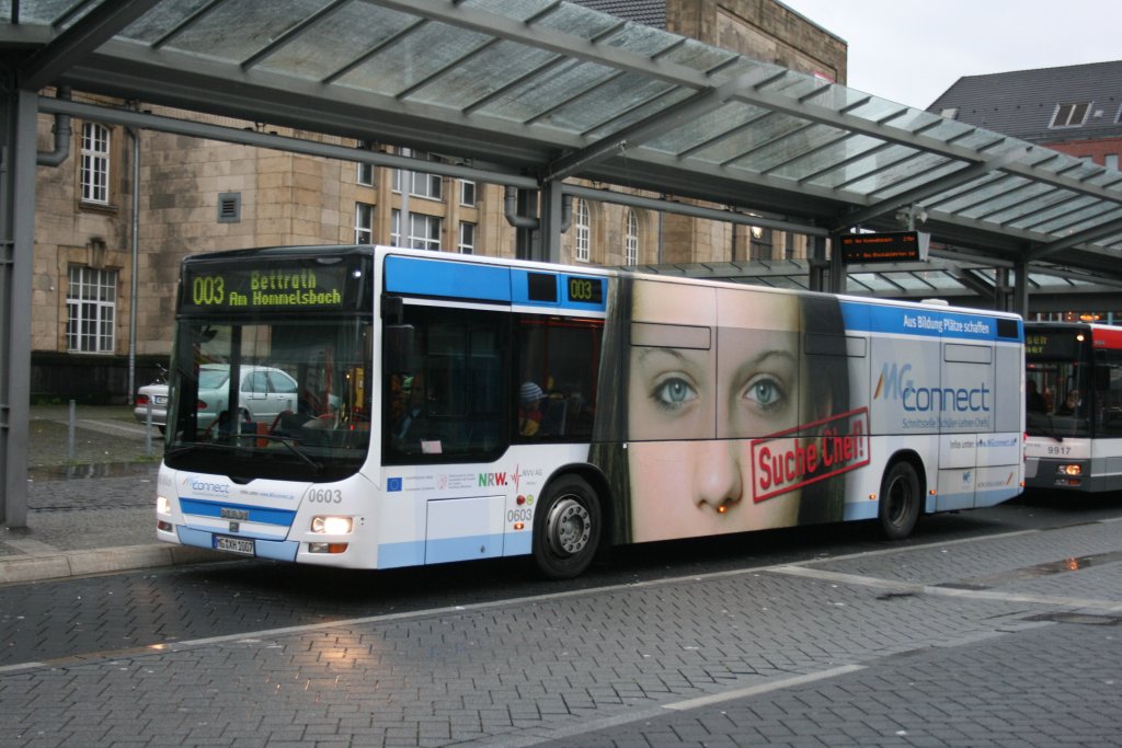 Mbus 0603 (MG XH 1007) mit Werbung fr MG Connect.
Aufgenommen am HBF Mnchengladbach.