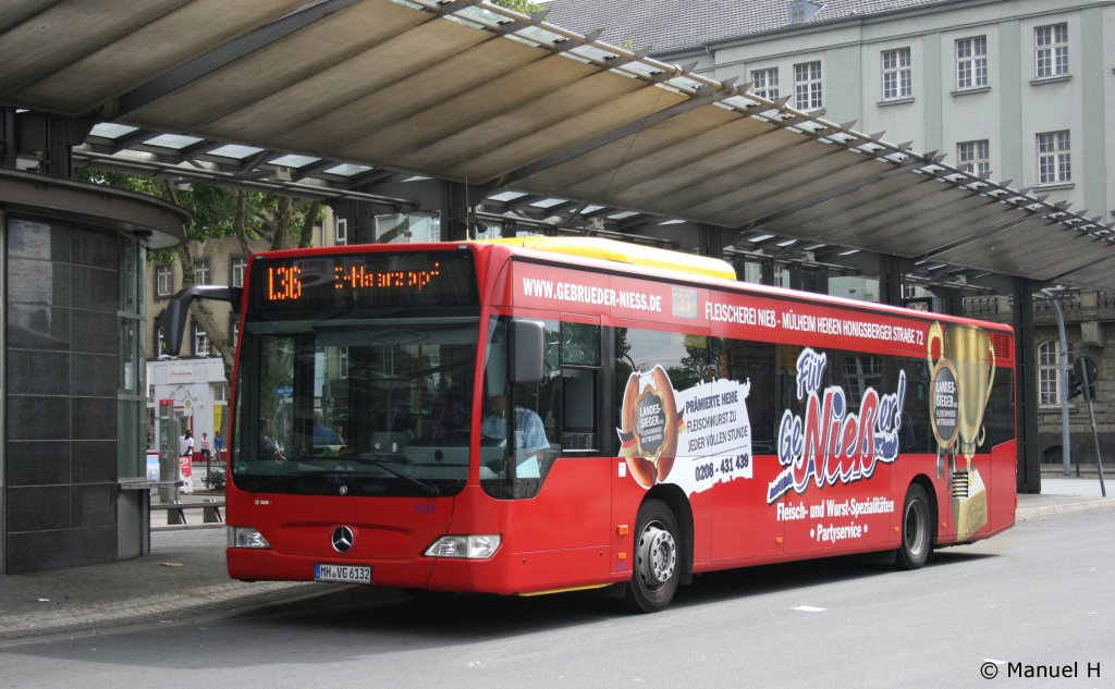 MVG 6132 (MH VG 6132) macht Werbung fr die Fleischerei Nie.
Oberhausen HBF, 31.7.2010. 