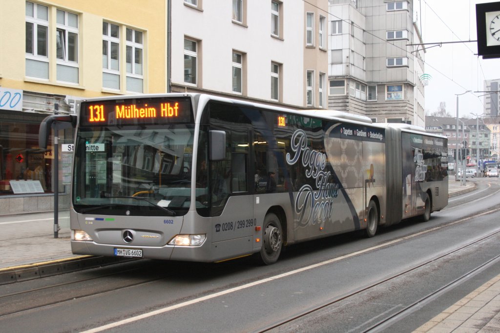 MVG 6602 (MH VG 6602) mit Werbung fr Pogge Home Decor.
Aufgenommen an der Haltestelle Mlheim Stadtmitte,18.1.2010.