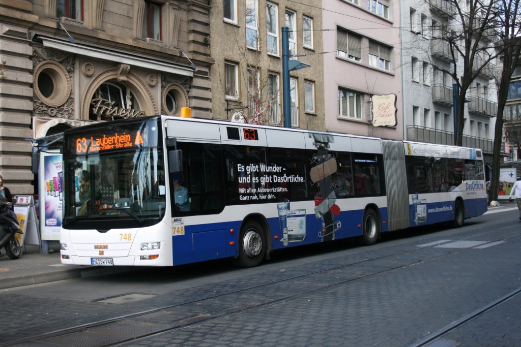 MVG 748 (MZ SW 748) macht Werbung fr das rtliche.
Hier am HBF Mainz.
10.4.2010