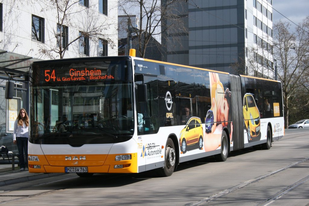 MVG 763 (MZ SW 763) macht Werbung fr Delta Automobile.
Aufgenommen am HBF Mainz.
10.4.2010