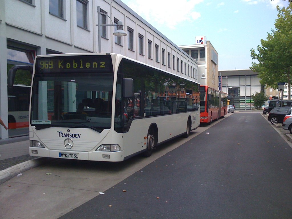 MYK-TD 51, ein Mercedes-Benz O530I  der VREM. Das Fahrzeug im Transdev-Dienst soll wohl den Fahrzeugengpass mit verhindern, da Anfang August die Scania Omnilink zurck zur VLD gegangen sind. Das Fahrzeug stand am 23.August 2011 in Koblenz am Hauptbahnhof. 