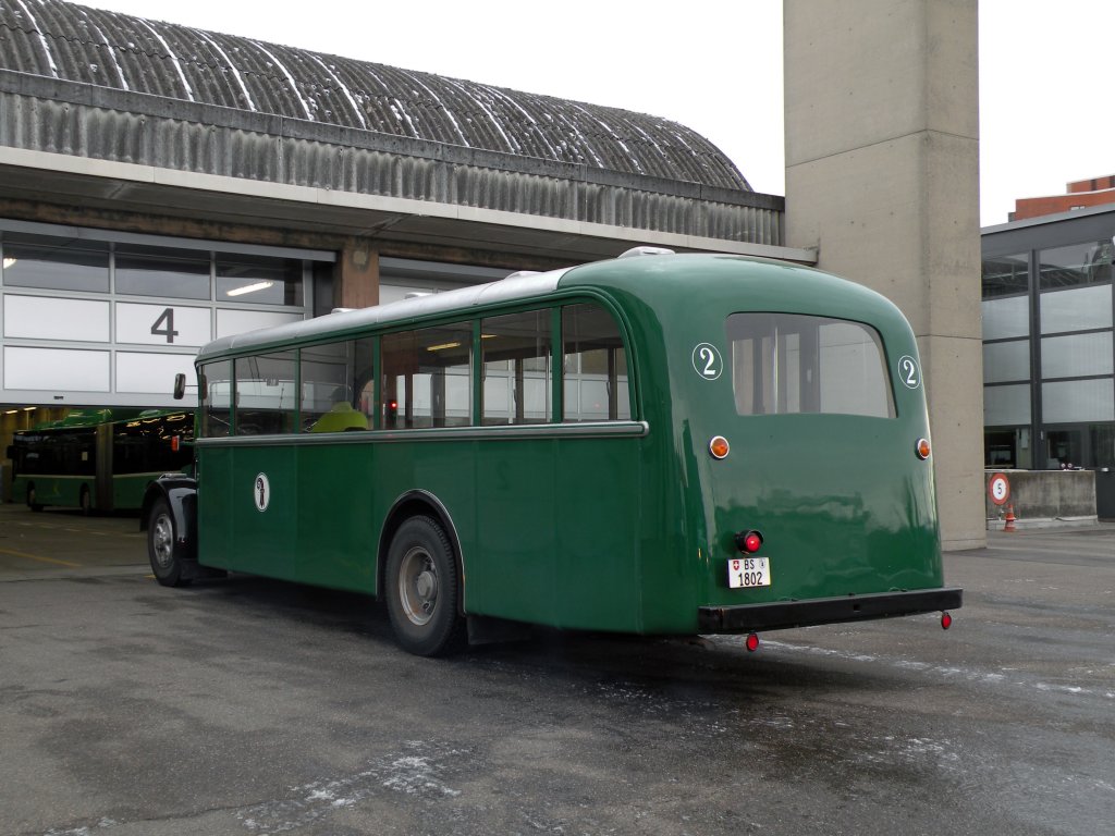 Nach einer Extrafahrt kehrt Oldtimer Bus Nr. 2 wieder in der Garage rankstrasse ein. Die Aufnahme satmmt vom 01.02.2010.