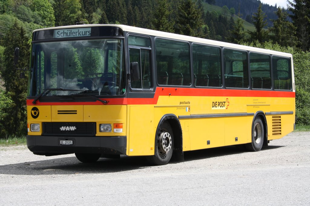 NAW BH 4-23 BE 29195 
Aufgenommen am 18.05.2011 beim Hotel Rischi in Srenberg. Der NAW wurde fr die Chauffeurweiterbildung von Postauto gebraucht.