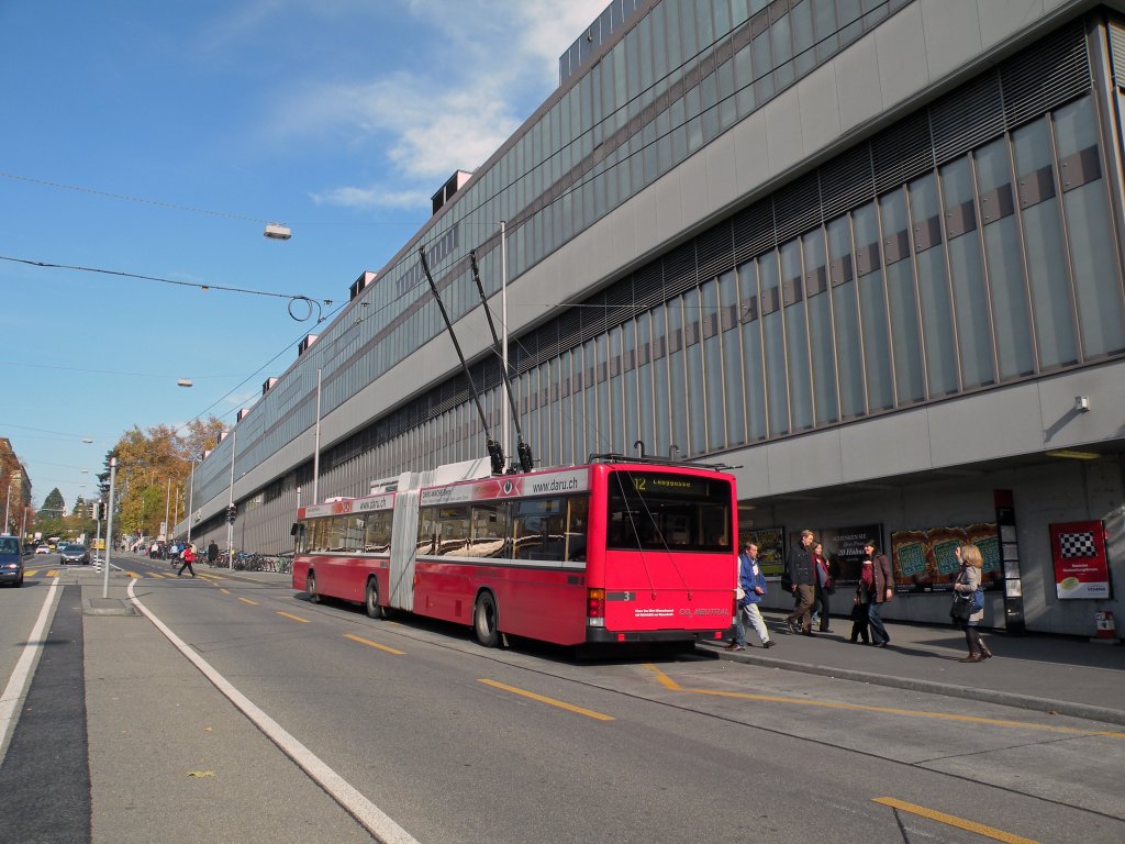 NAW Trolleybus mit der Bertreibsnummer 3 auf der Linie 12 an der Haltestelle Schanzenstrasse. Die Aufnahme stammt vom 01.11.2010.