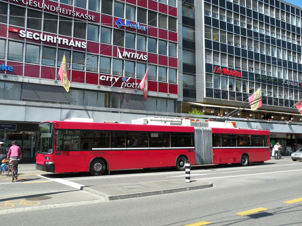 NAW Trolleybus mit der Bertreibsnummer 6 auf der Linie 11 am Bubenbergplatz. Die Aufnahme stammt vom 04.06.2010.